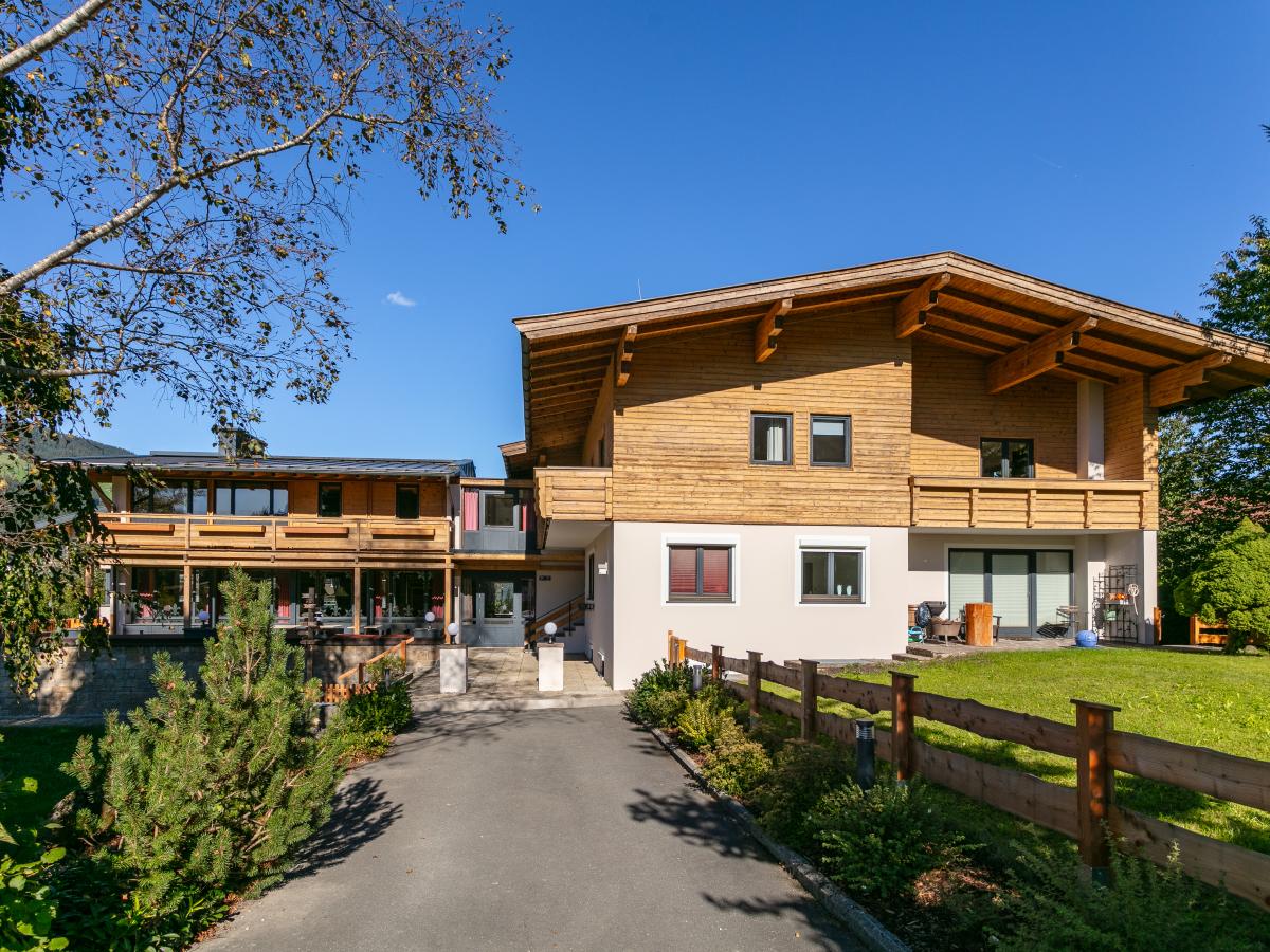 Exterior Summer
