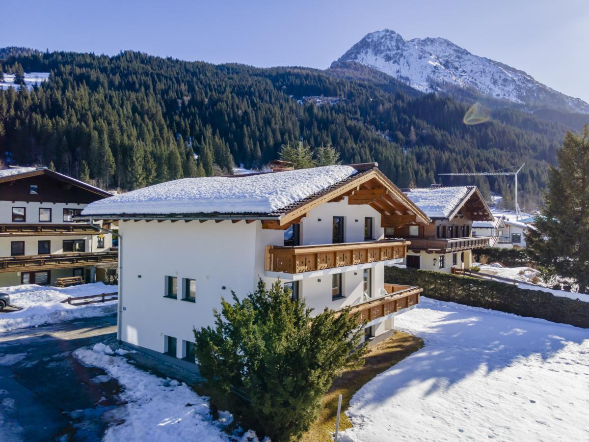 Aan de piste: Ruim vrijstaand chalet voor 16 personen in Kleinarl in Kleinarl