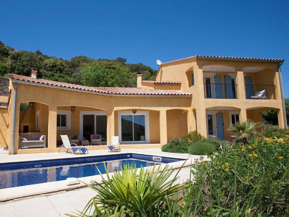 Villa photo 1
