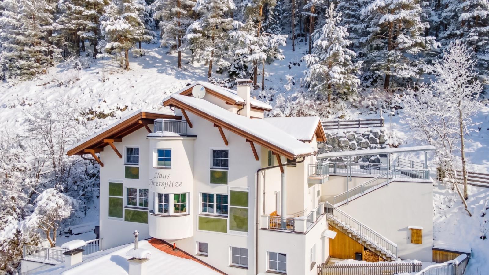 Haus Aifnerspitze - Exterior in winter