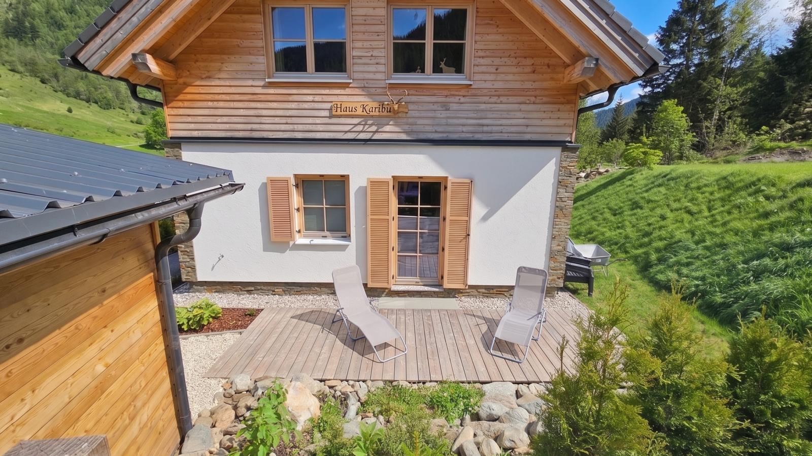 Chalet Karibu - Exterior in summer