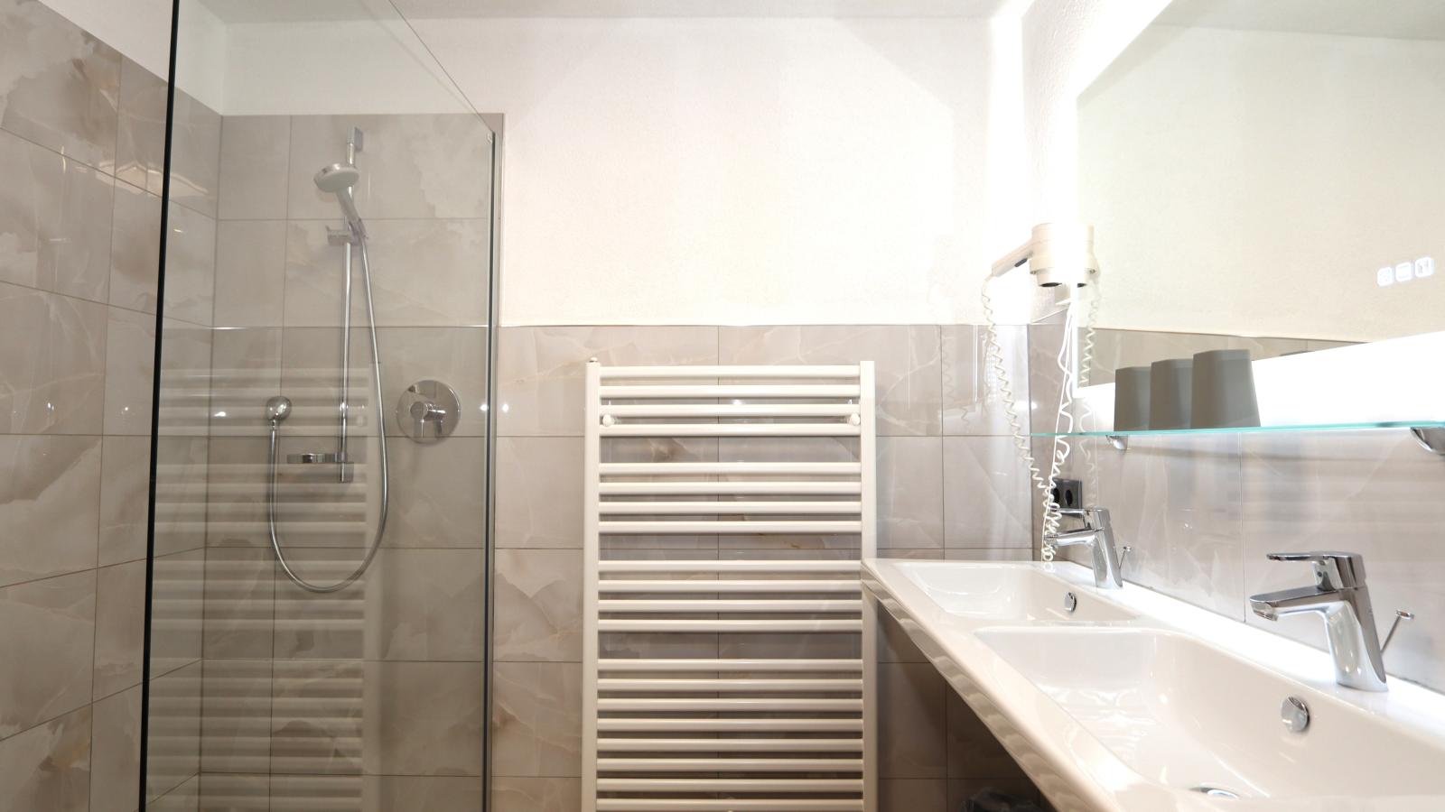 Kirschbaum 3 - Badezimmer