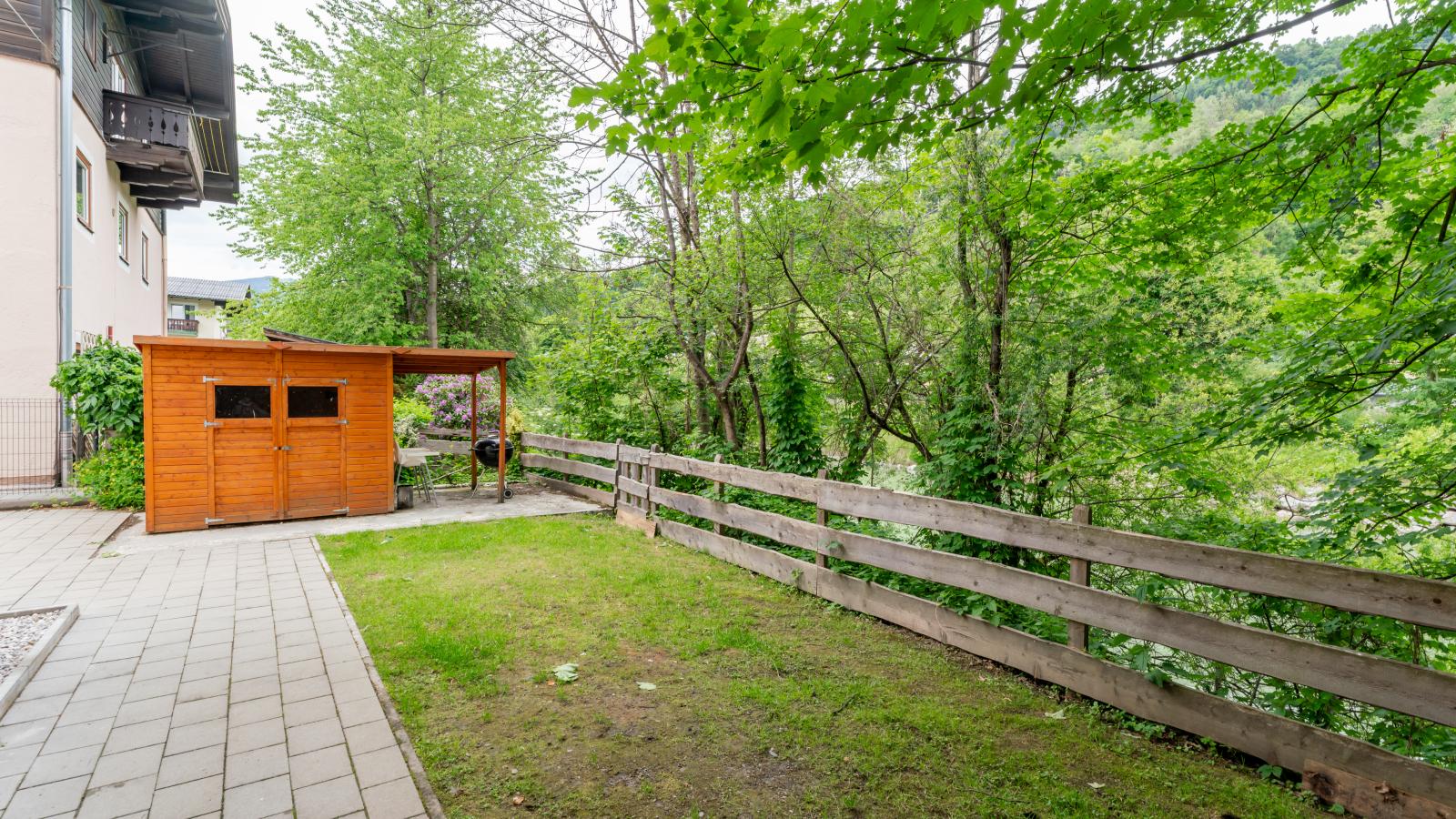 Chalet Angelina - Gardens in summer