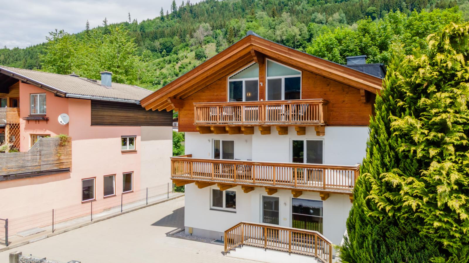Chalet Angelina - Exterior in summer