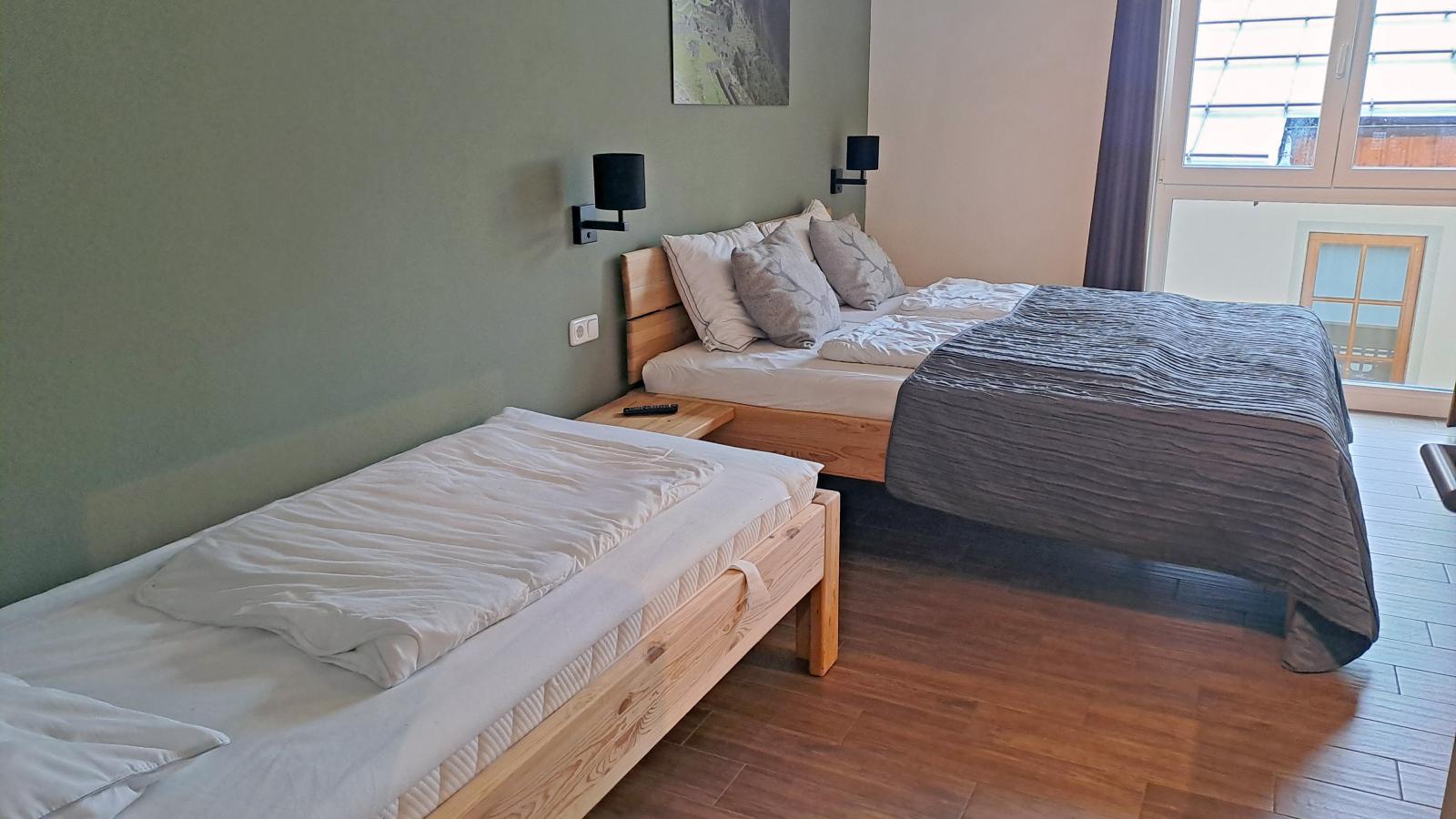 Emma Top 1-Chambre