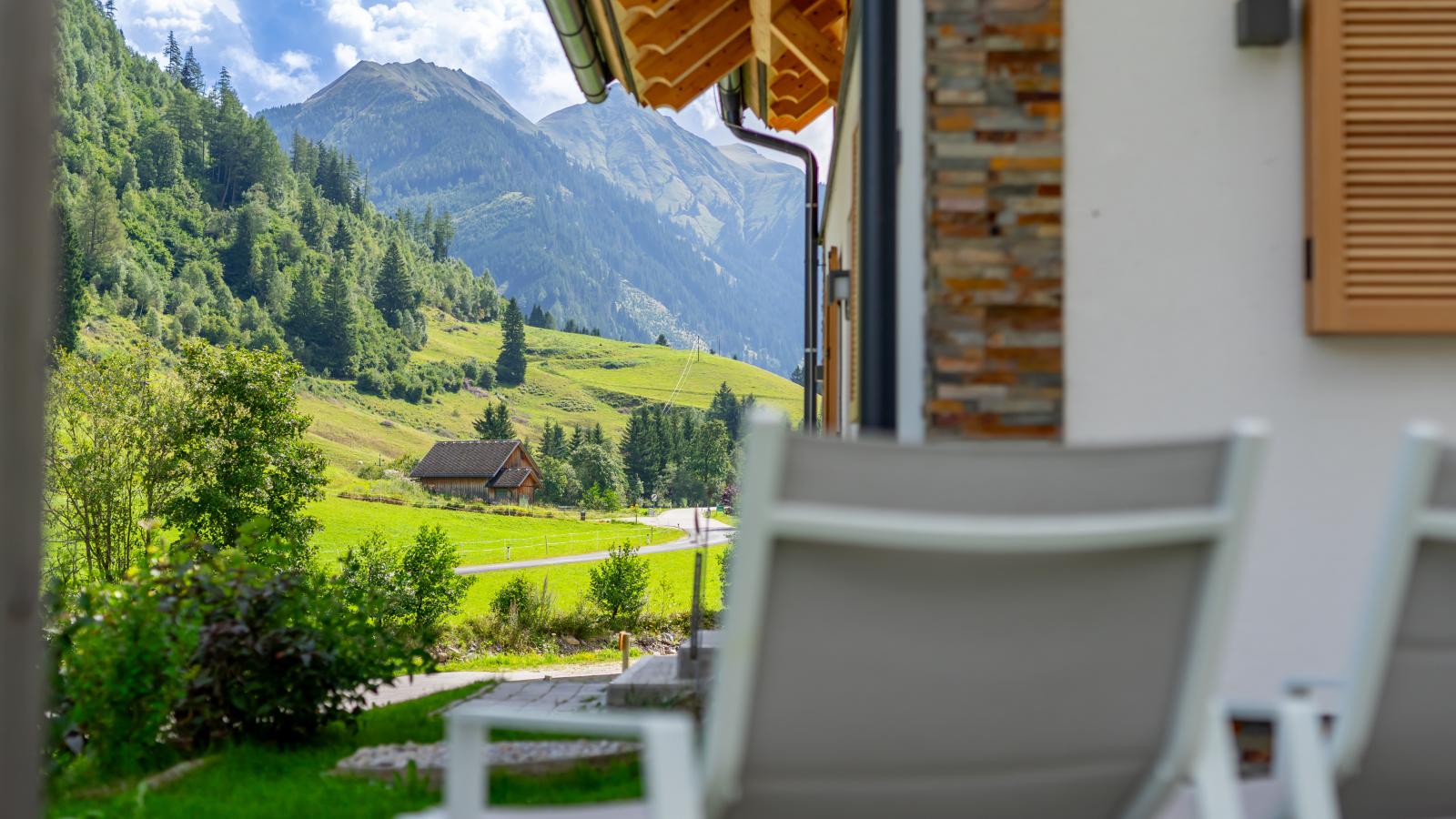 Chalet Amsel-View in summer