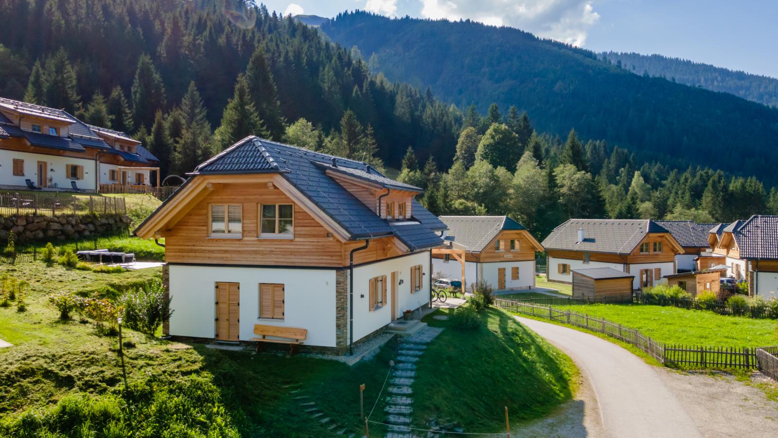 Chalet Amsel-Exterior in summer