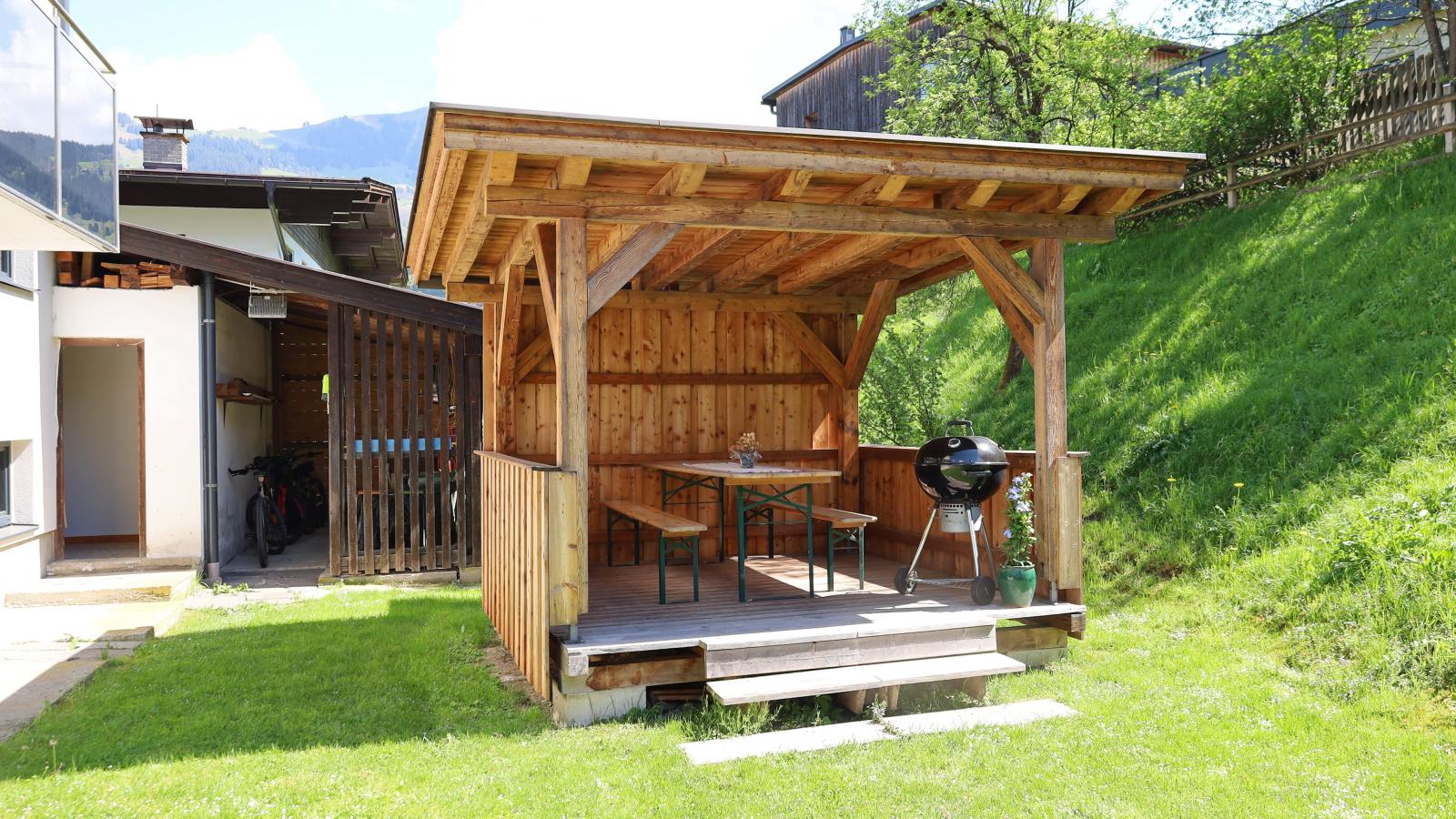 Tirola Bude Schorsch Top 2-Gärten Sommer