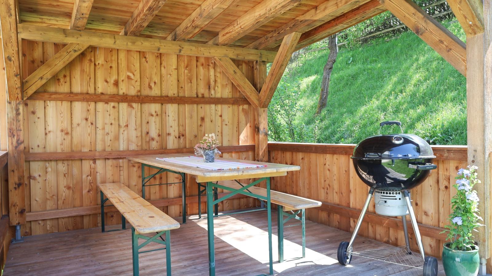Tirola Bude Resi Schorsch Top 1-2-Gardens summer