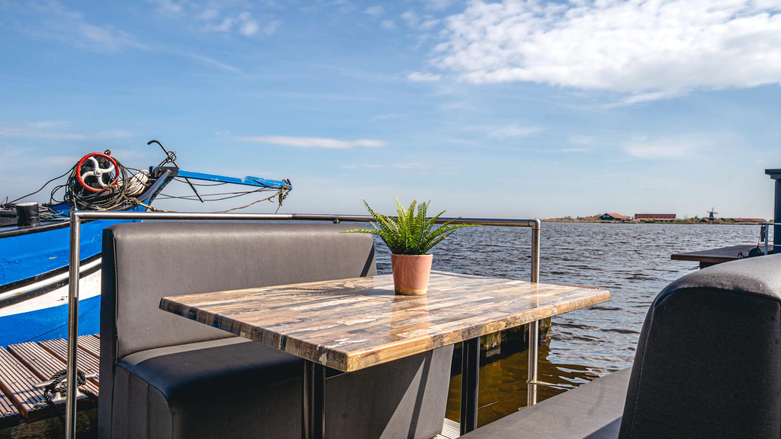 Tiny houseboat Uitgeest I-Terrasse / balcon
