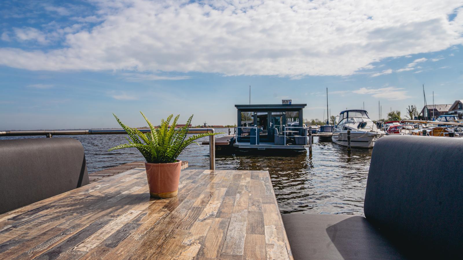 Tiny houseboat Uitgeest I-Vue d'été