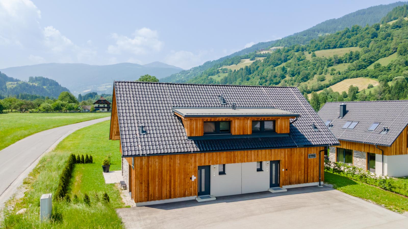Mountain Chalet Chapeau-Buitenkant zomer