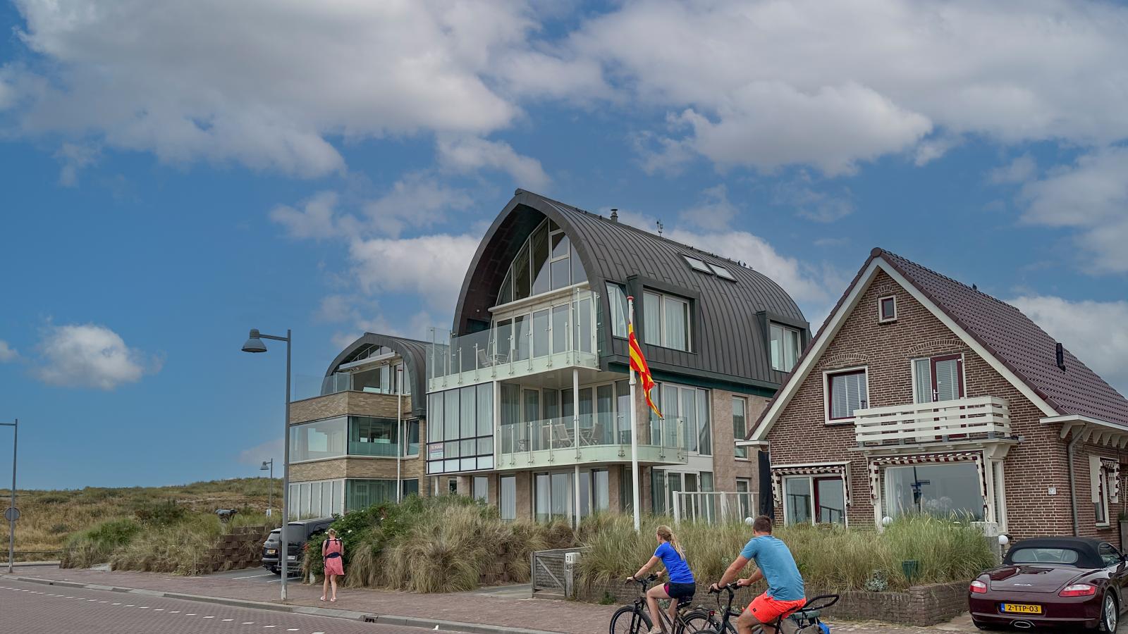 De Garnaal-Exterior in summer