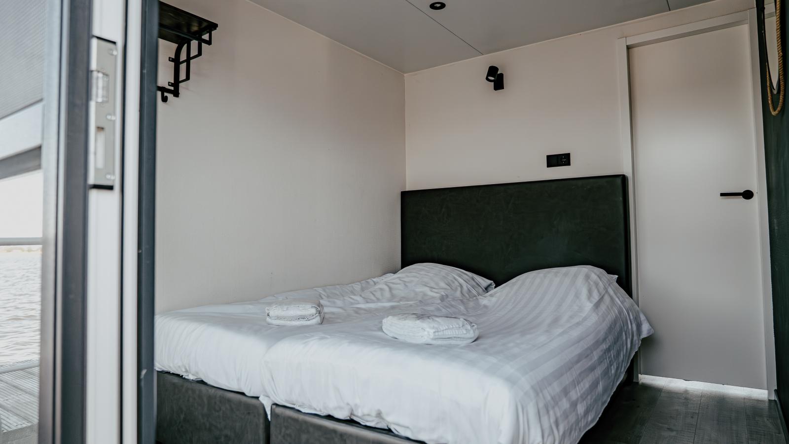 Tiny houseboat Parel I - airco-Chambre