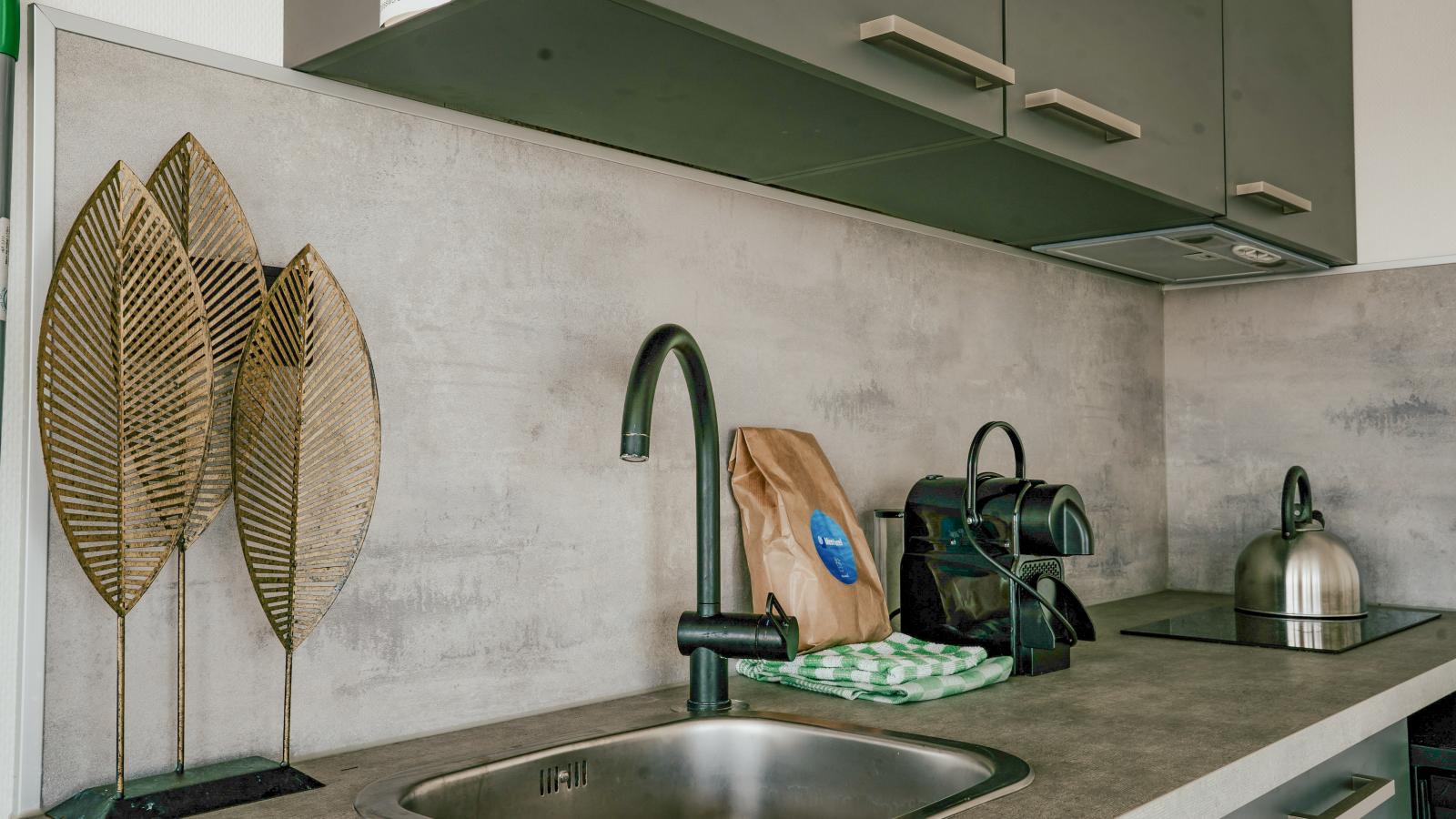 Tiny houseboat Parel I - airco-Cuisine