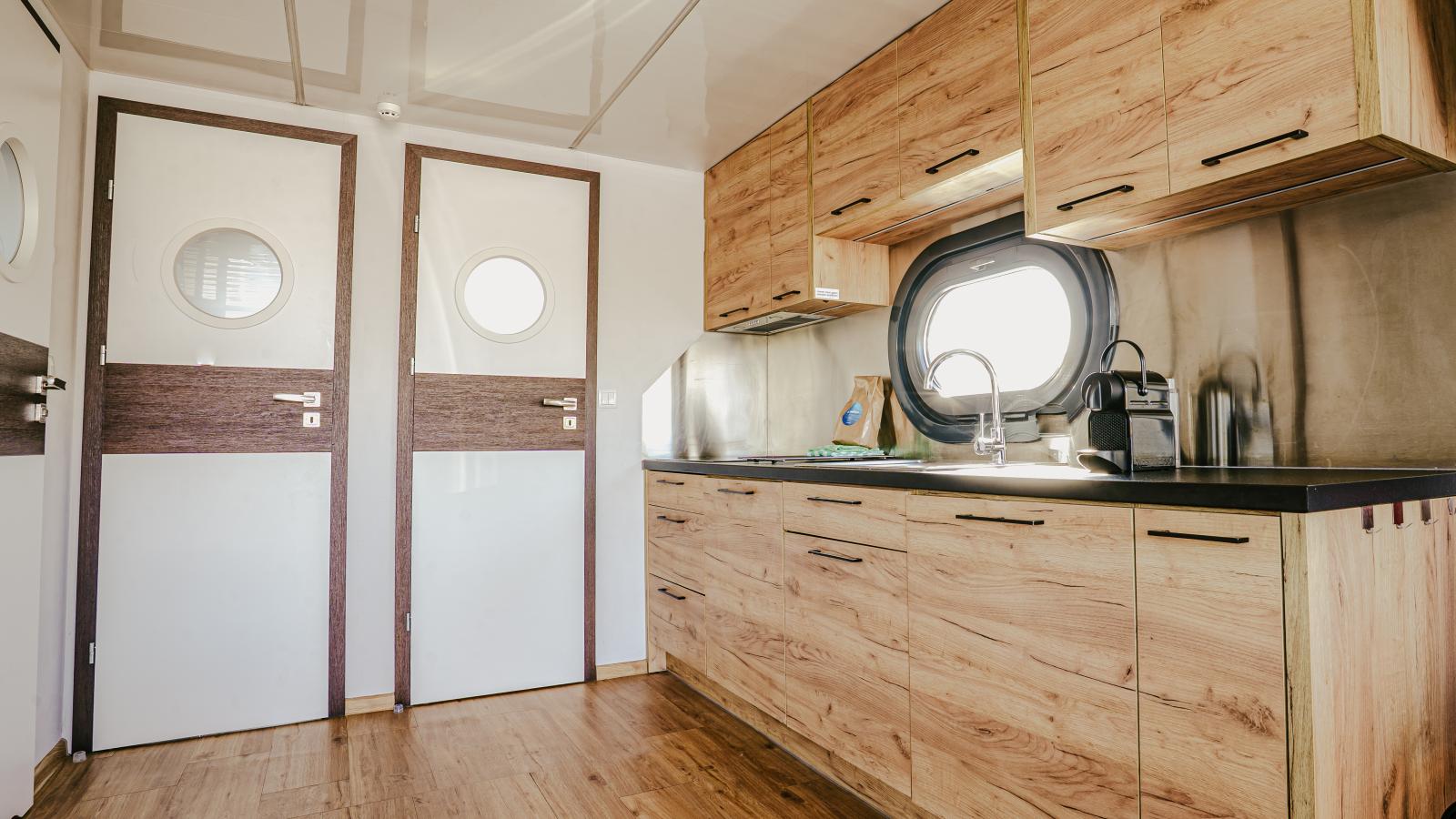 Tiny Houseboat De Woudaap - I-Cuisine