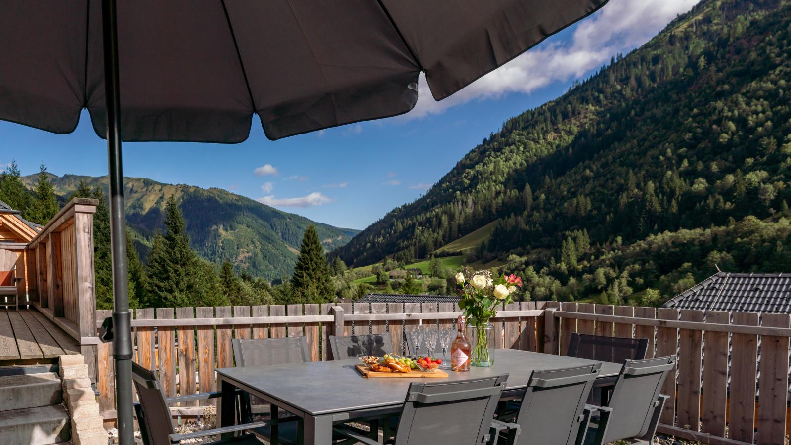 Edelweiss Lodge-Terrasse/Balkon