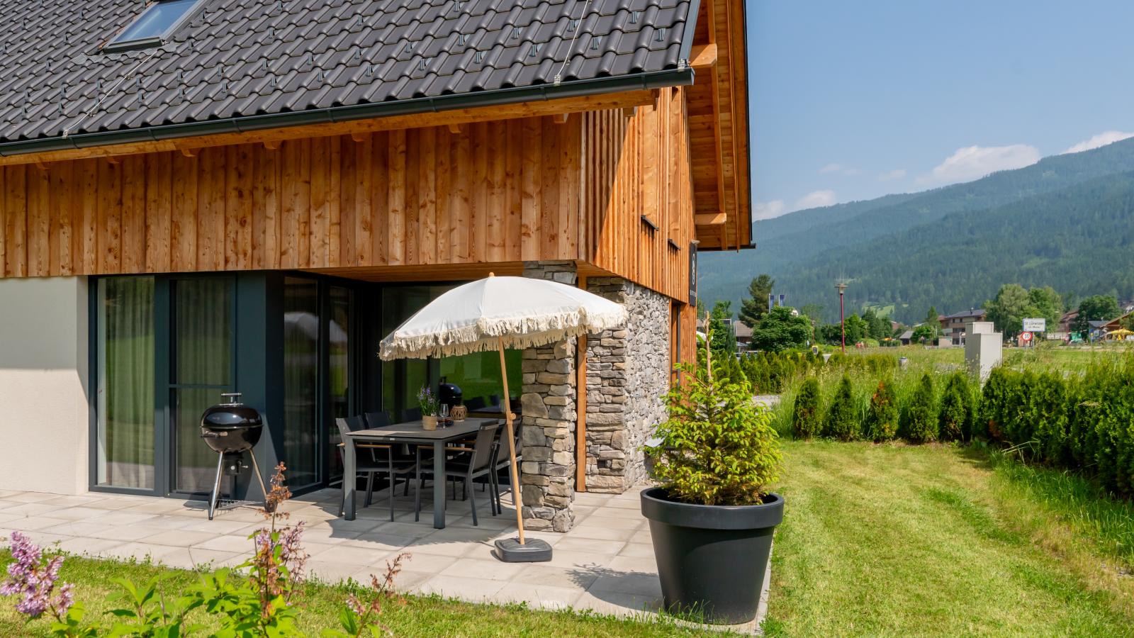 Mountain Chalet Esttes-Buitenkant zomer