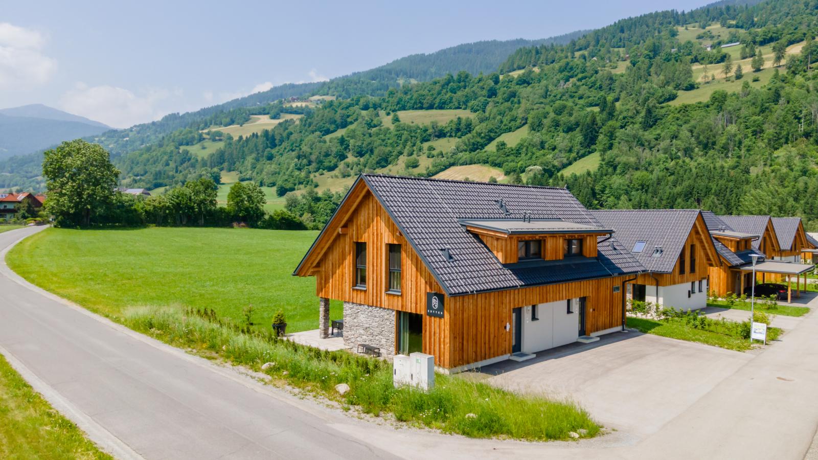 Mountain Chalet Esttes-Buitenkant zomer