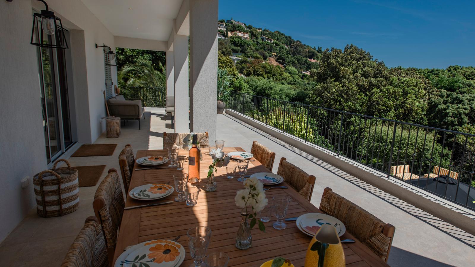 La Neptune-Dining room