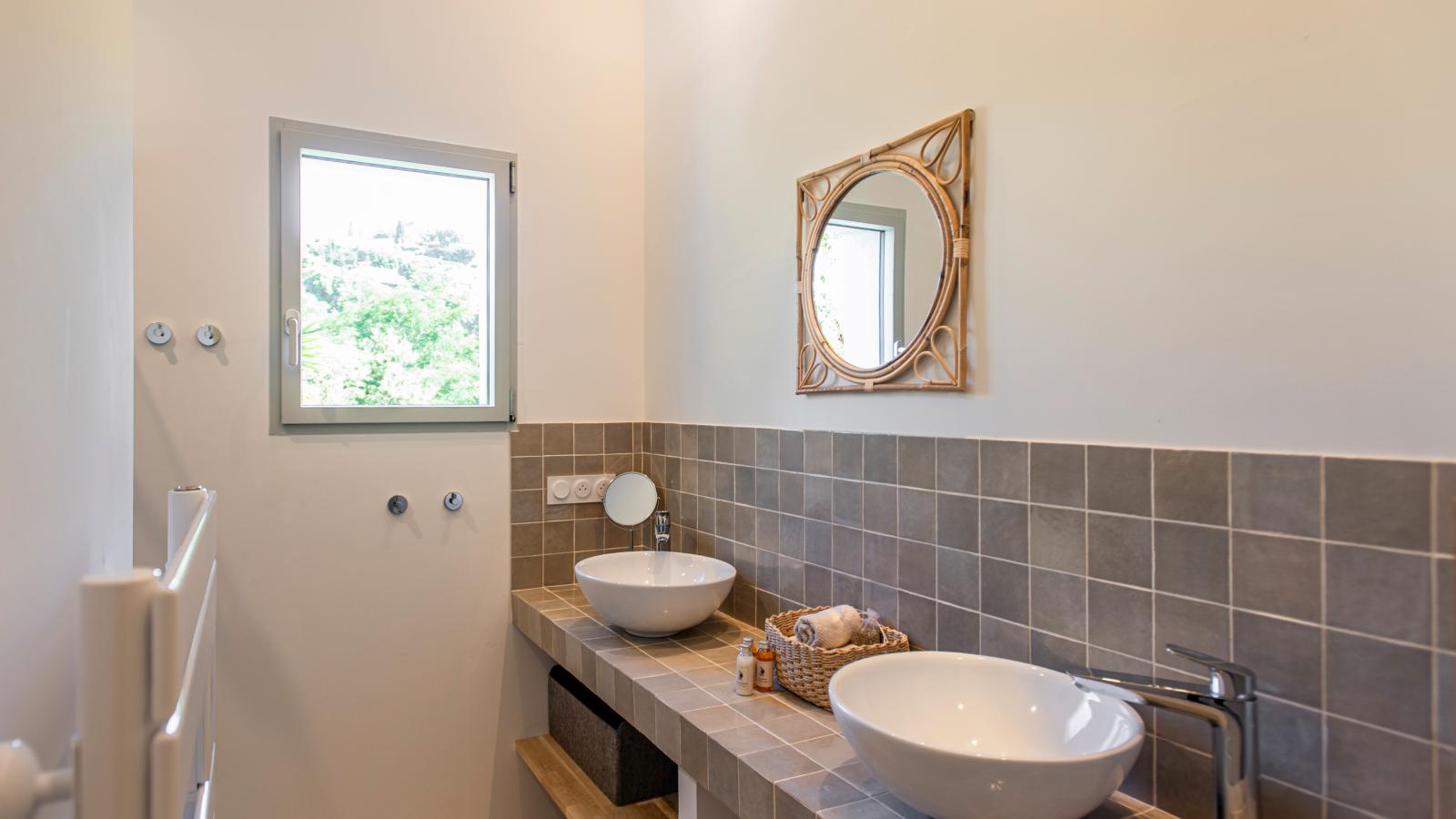 La Neptune-Bathroom