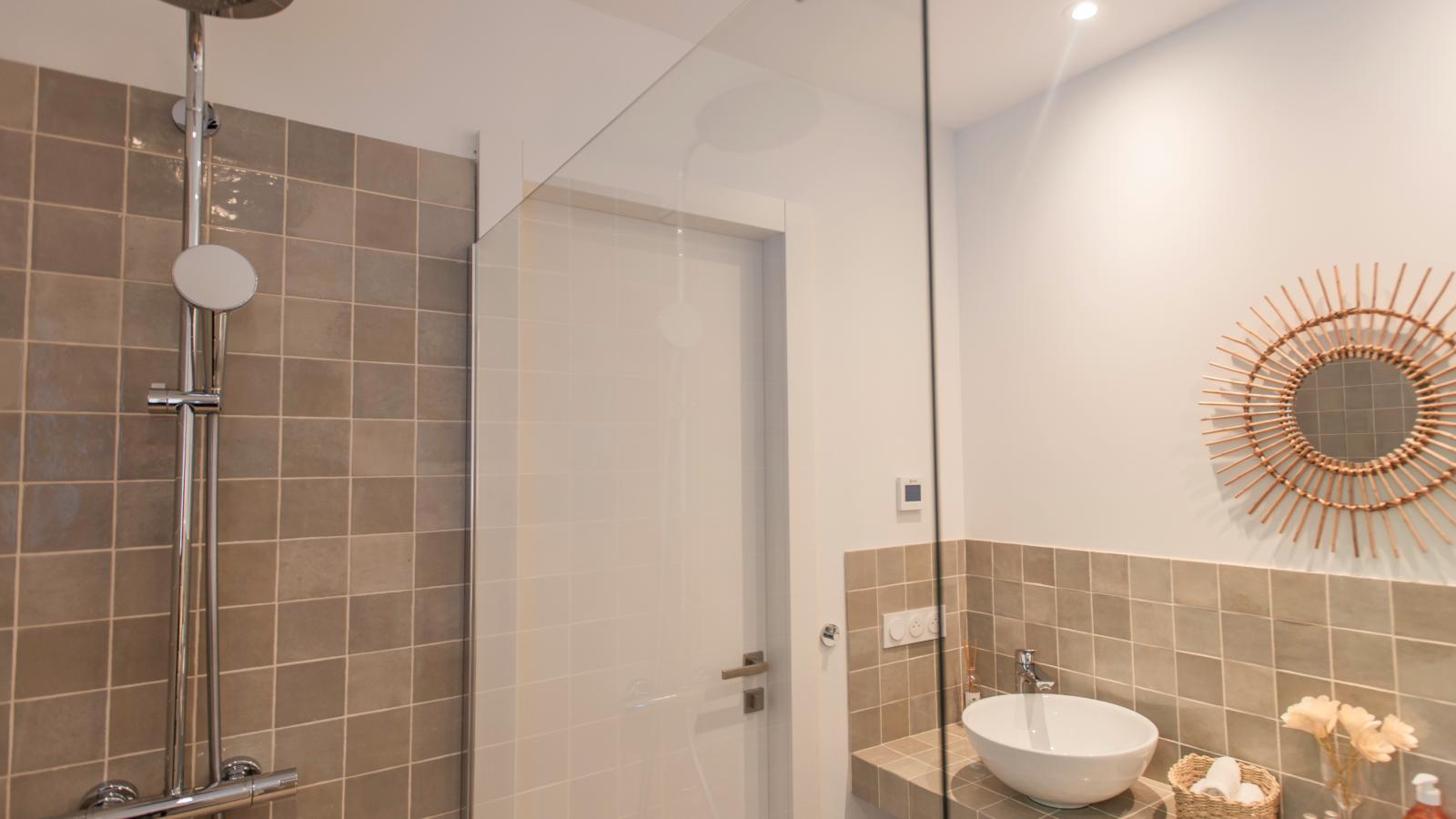 La Neptune-Bathroom
