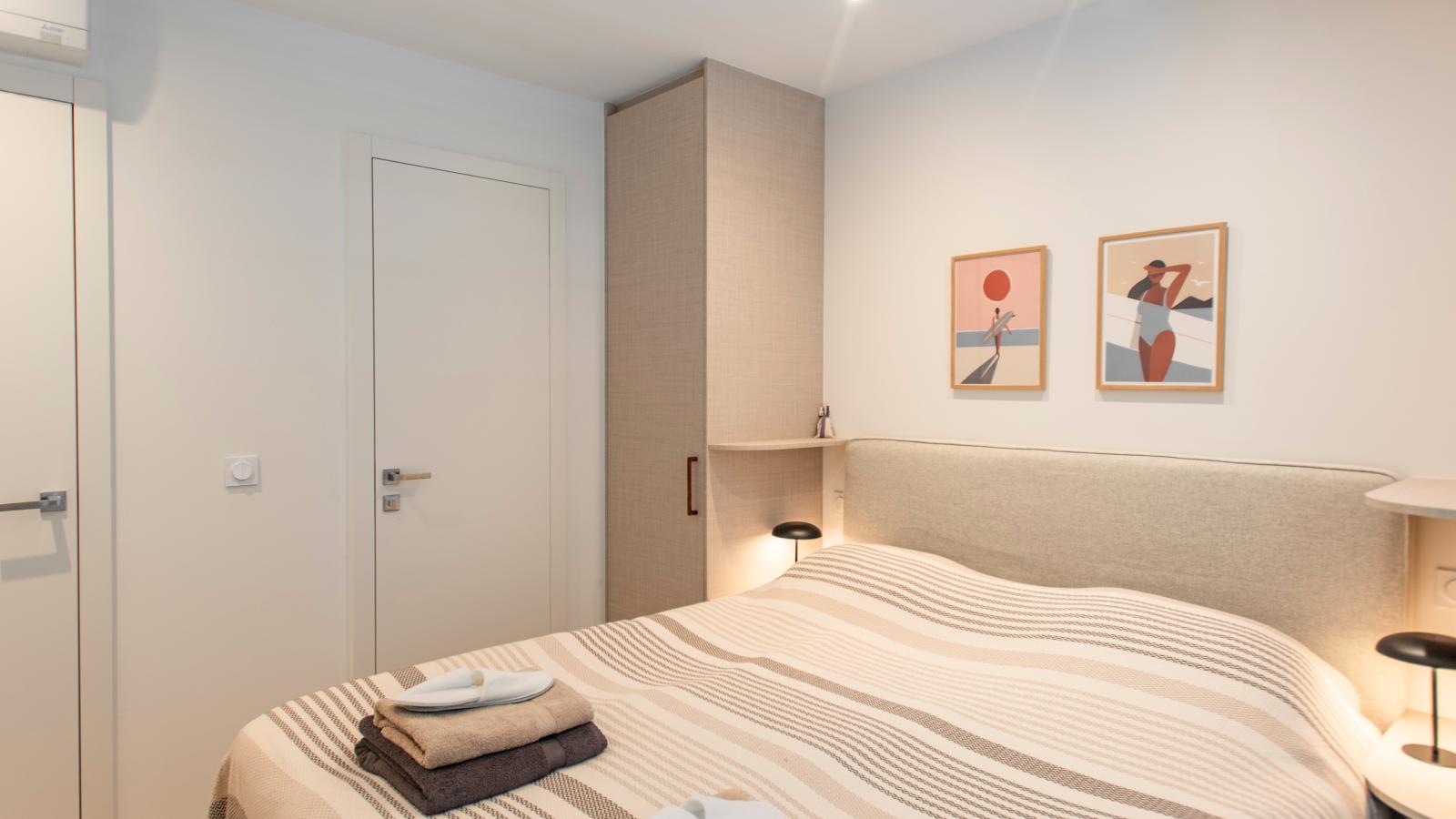 La Neptune-Bedroom