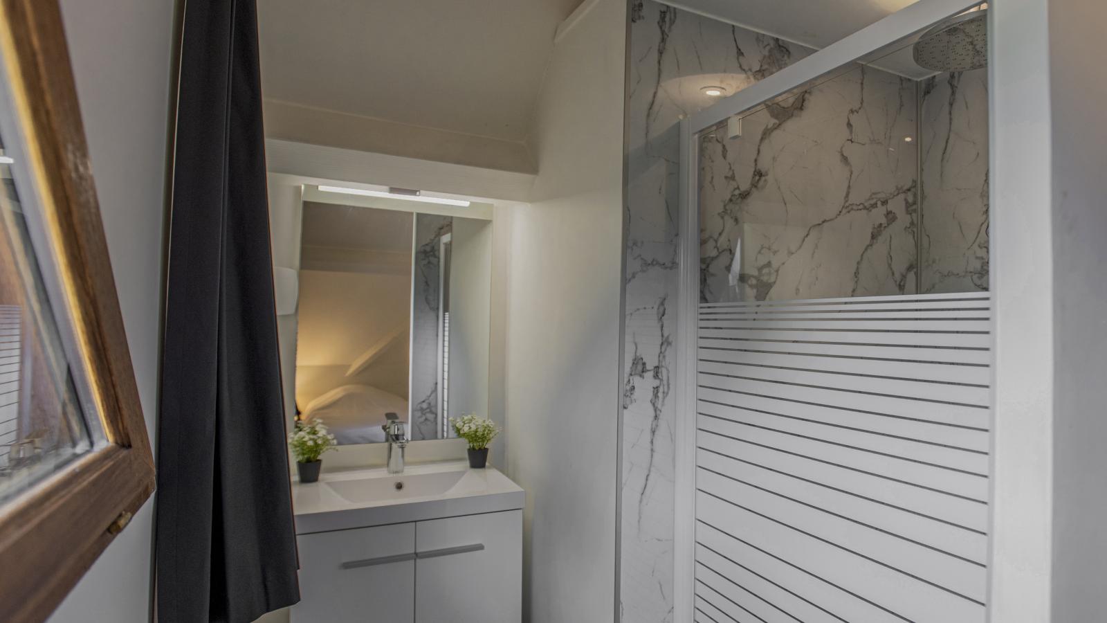 Lac Bleu 40 - Badkamer