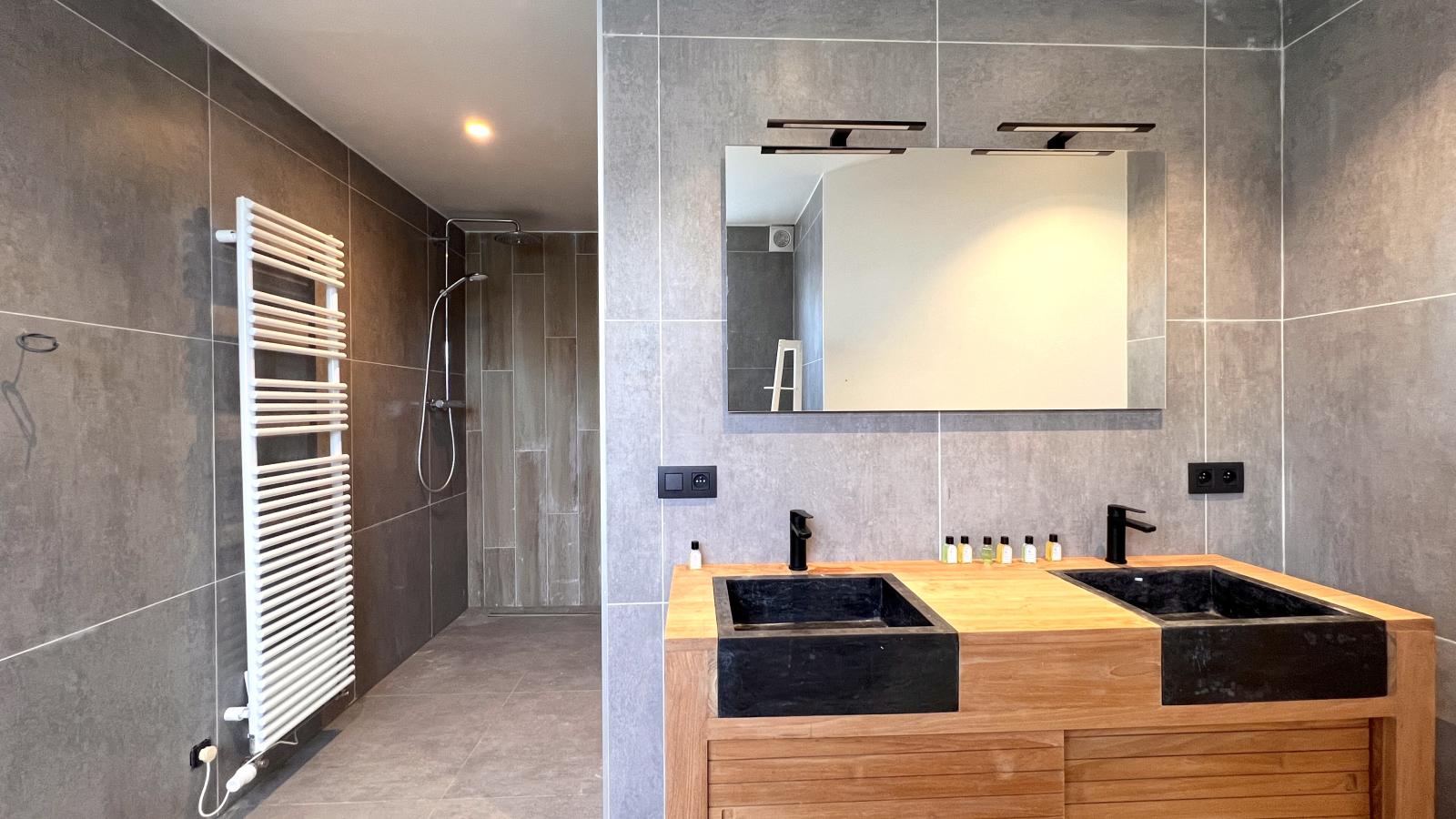 De Golfbreker - Badkamer