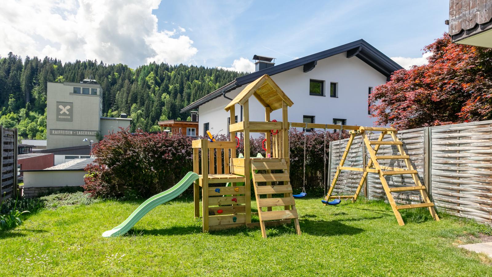 Tirola Stadl Vroni  Hansl - Jardins en été