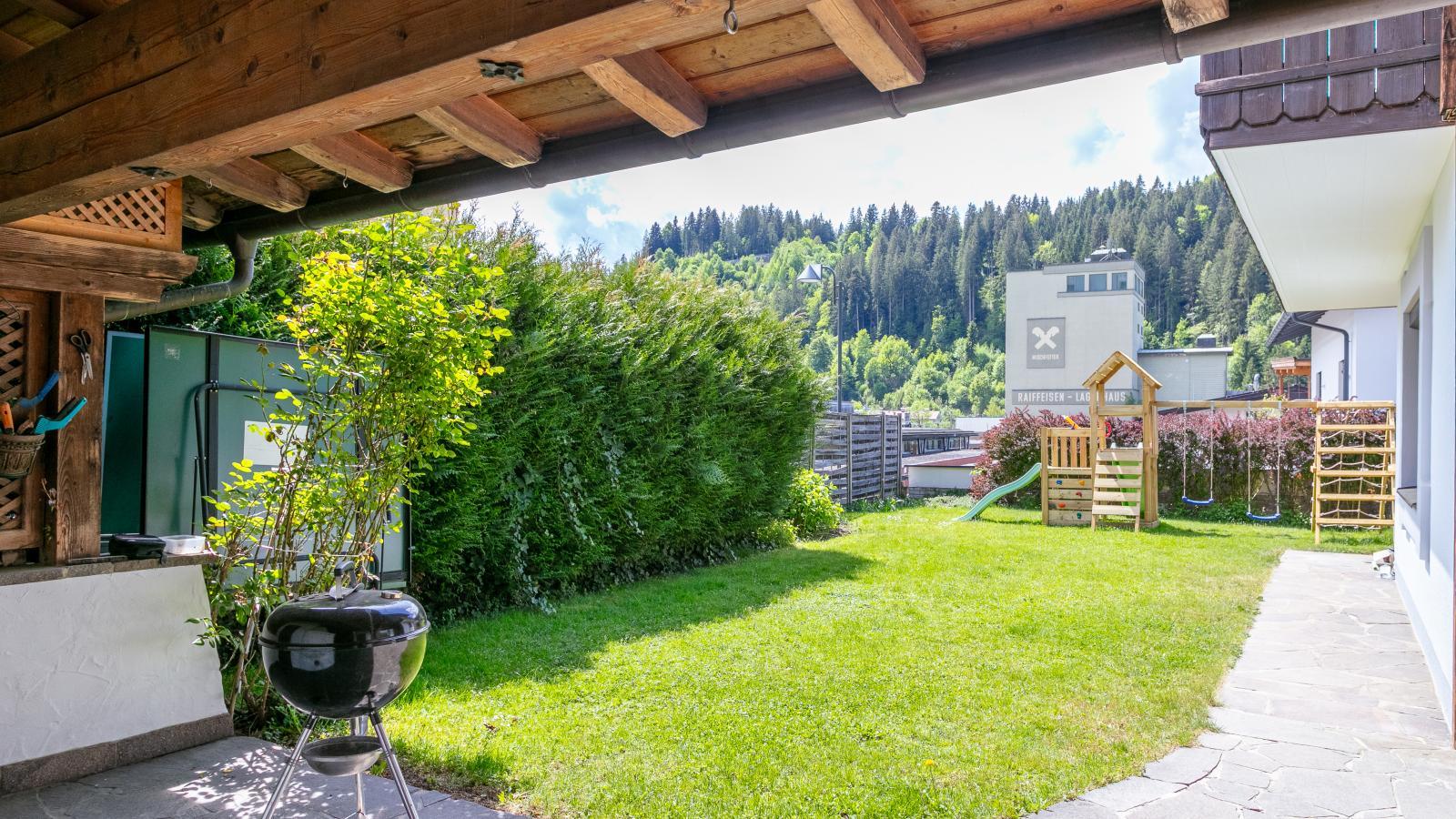 Tirola Stadl Vroni  Hansl - Jardins en été