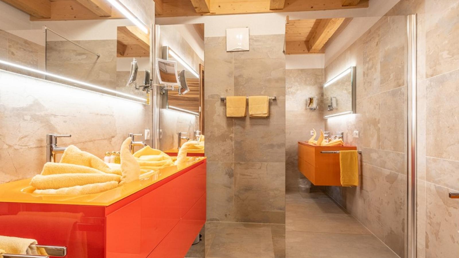 Luxury Lodge Kaprun XL - Badkamer