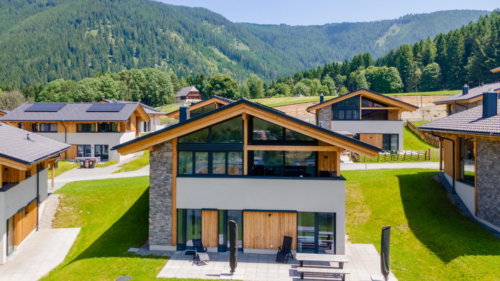 Grebenzen Top Chalet Mazzel-Buitenkant zomer
