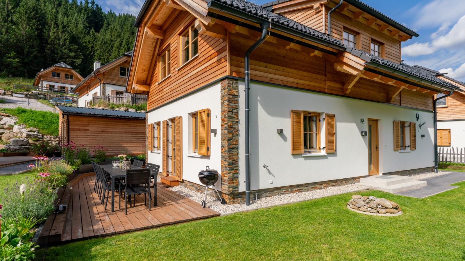 Auerhahn-Buitenkant zomer