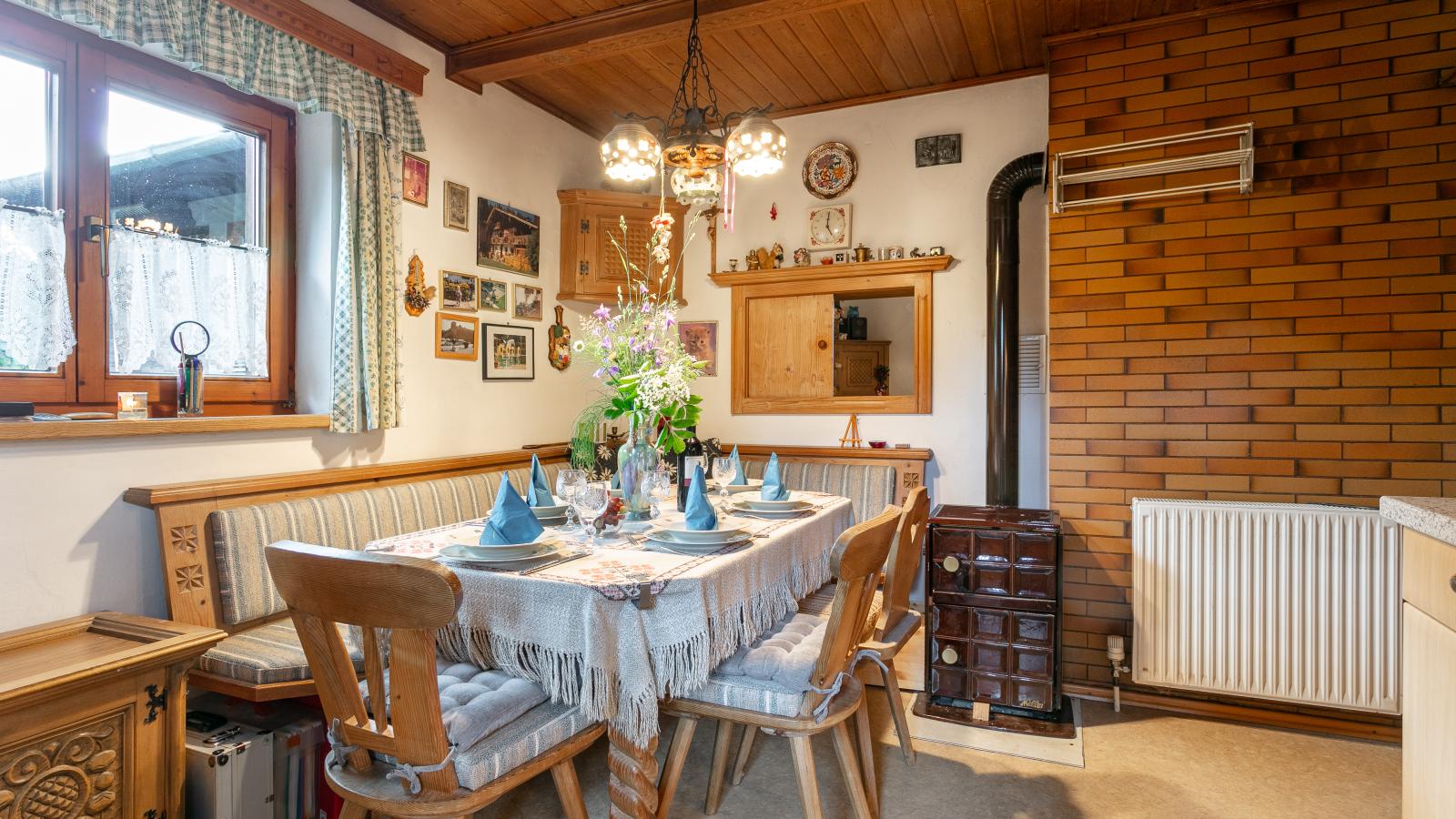 Haus Alpenblick-Eetkamer