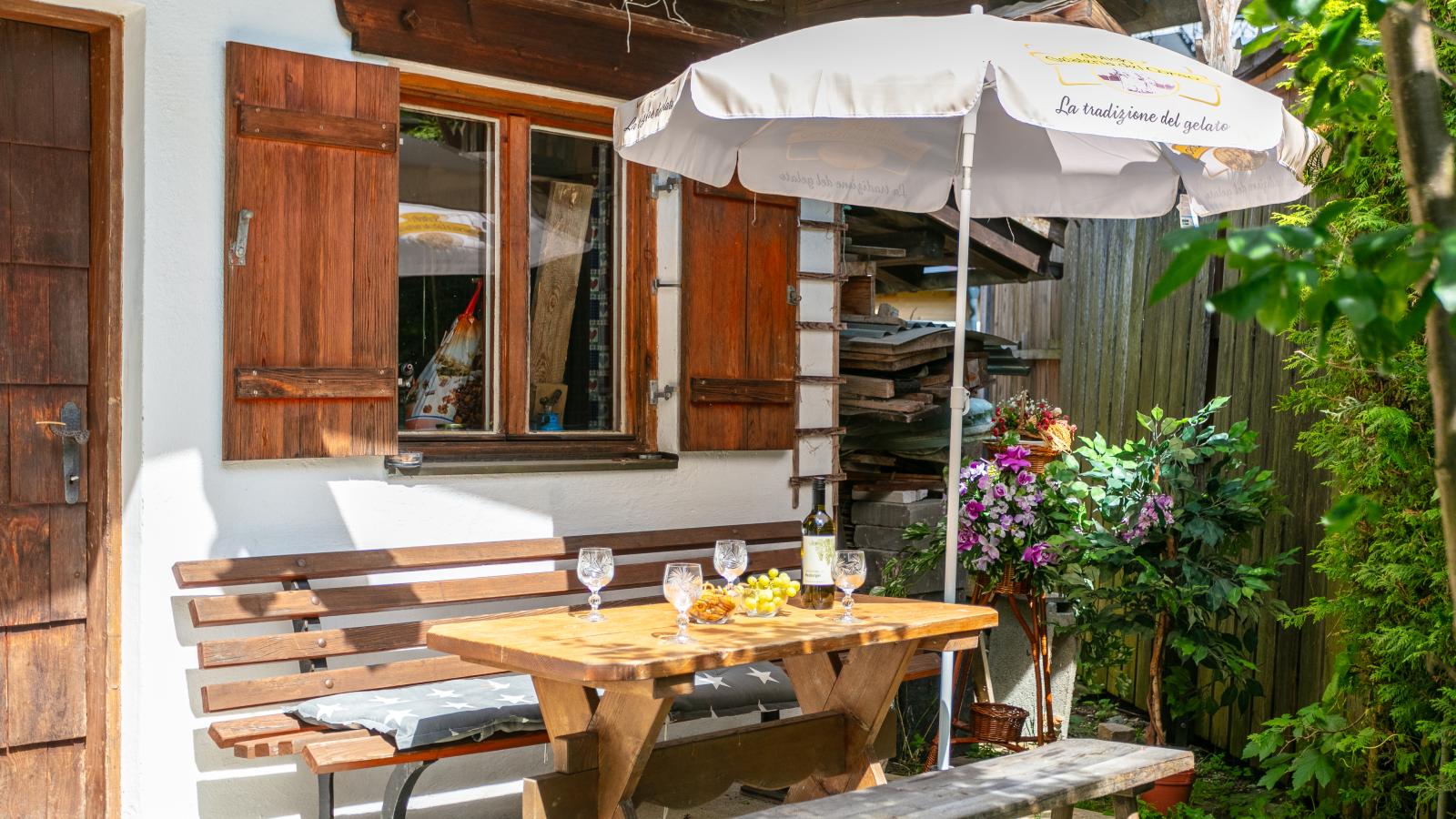 Haus Alpenblick-Tuinen zomer