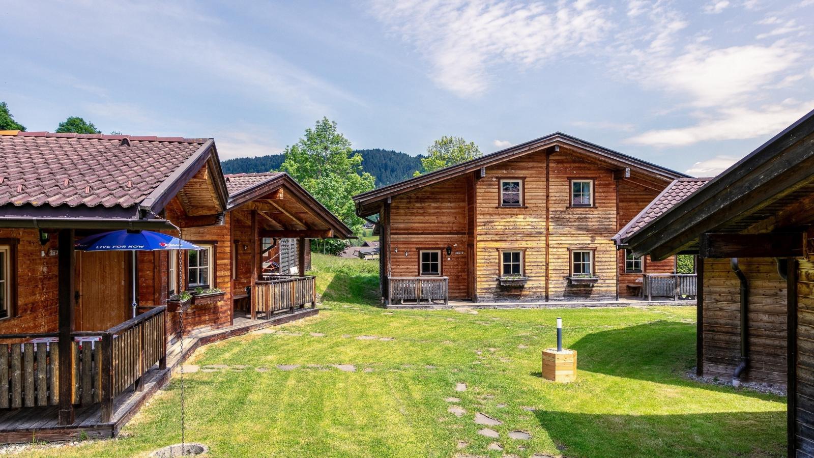 Uriges Chalet 7-Buitenkant zomer