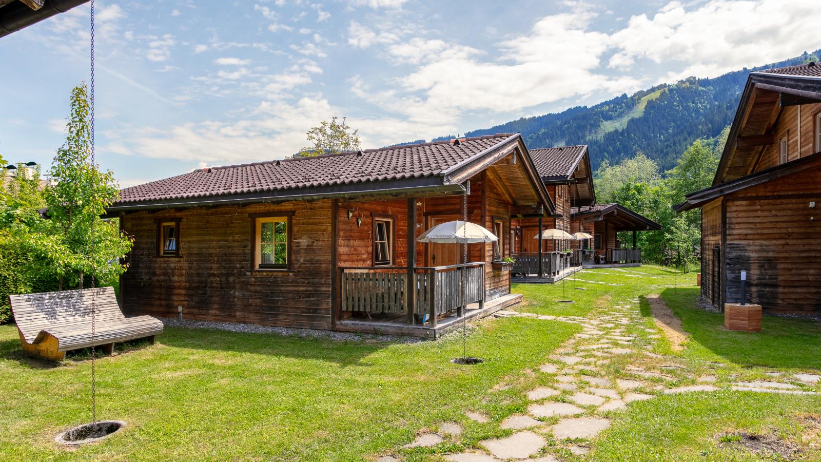 Uriges Chalet 7-Buitenkant zomer