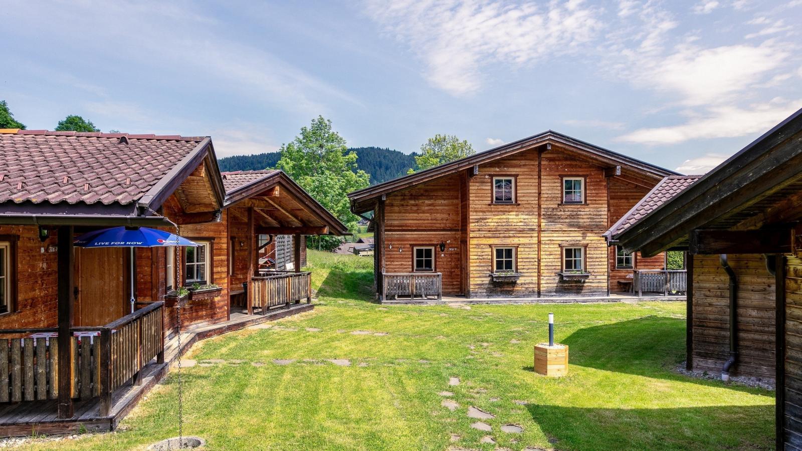 Uriges Chalet 14-Buitenkant zomer