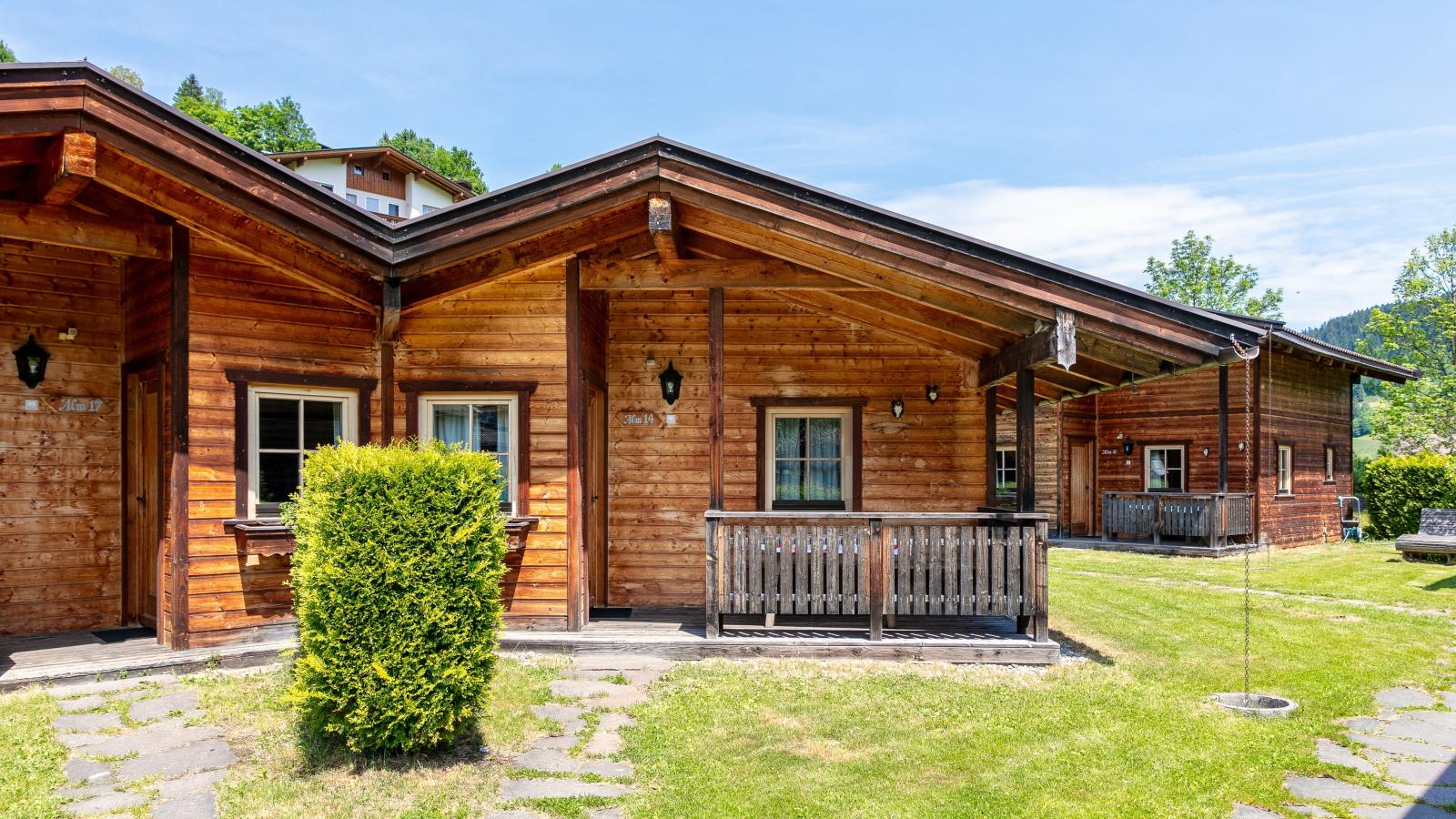 Uriges Chalet 14-Buitenkant zomer