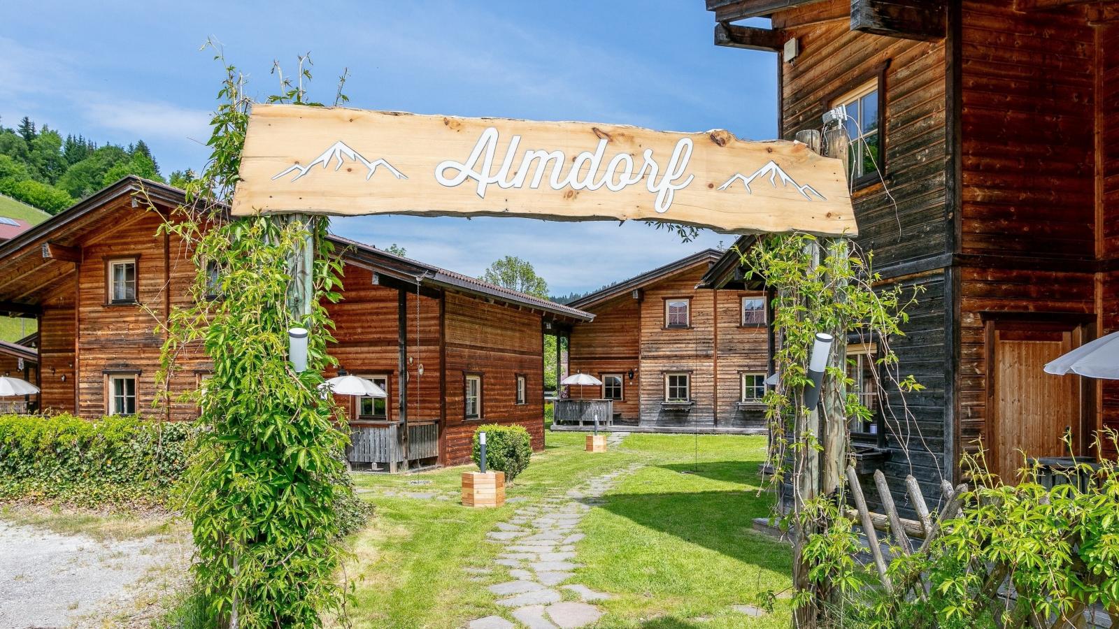 Uriges Chalet 14-Buitenkant zomer
