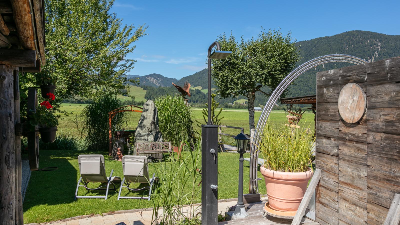 Hilde 1 - Gardens in summer