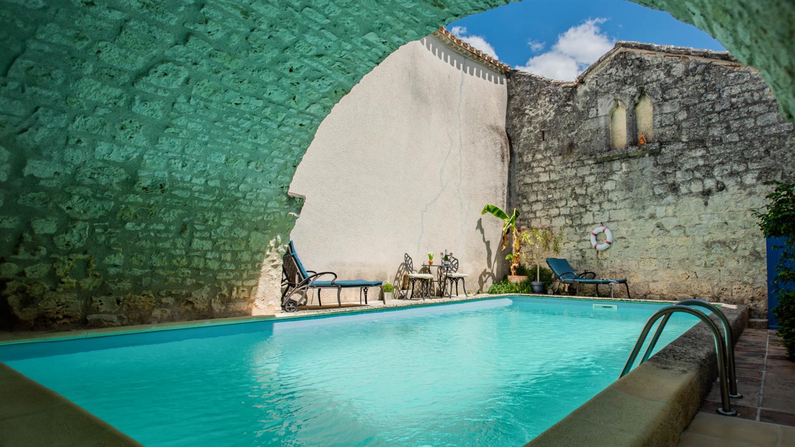 Les Roches de Roquecor-Piscine