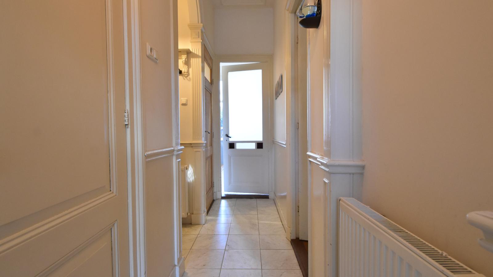 De Kleine Regentes - Hal-ontvangst