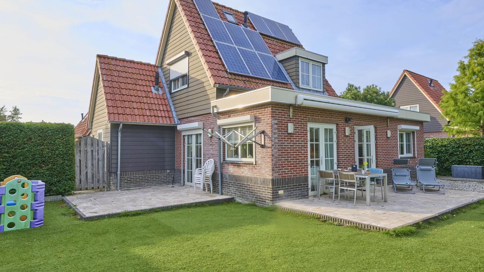 Villa Robinie-Garten Sommer