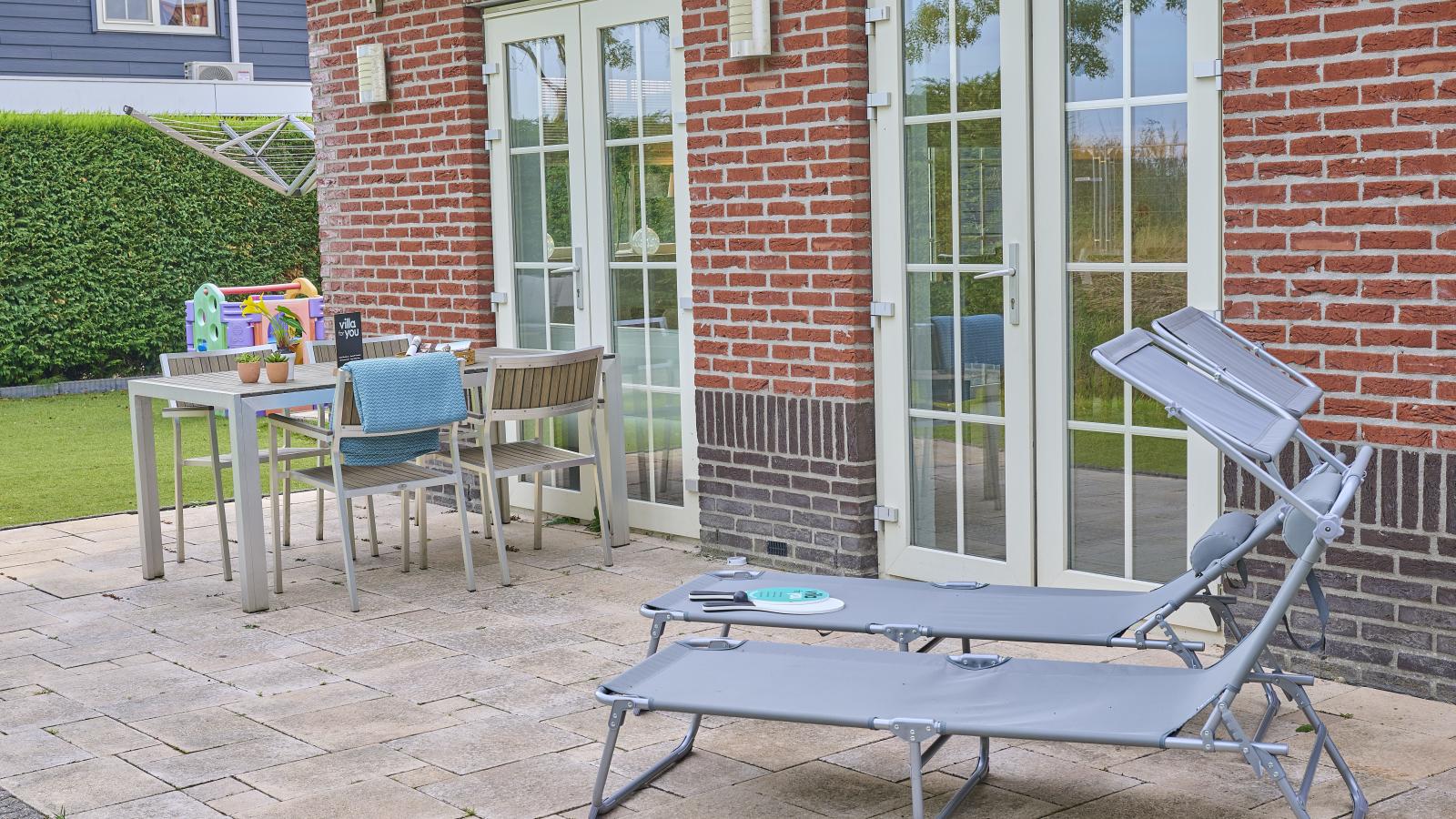 Villa Robinie-Garten Sommer