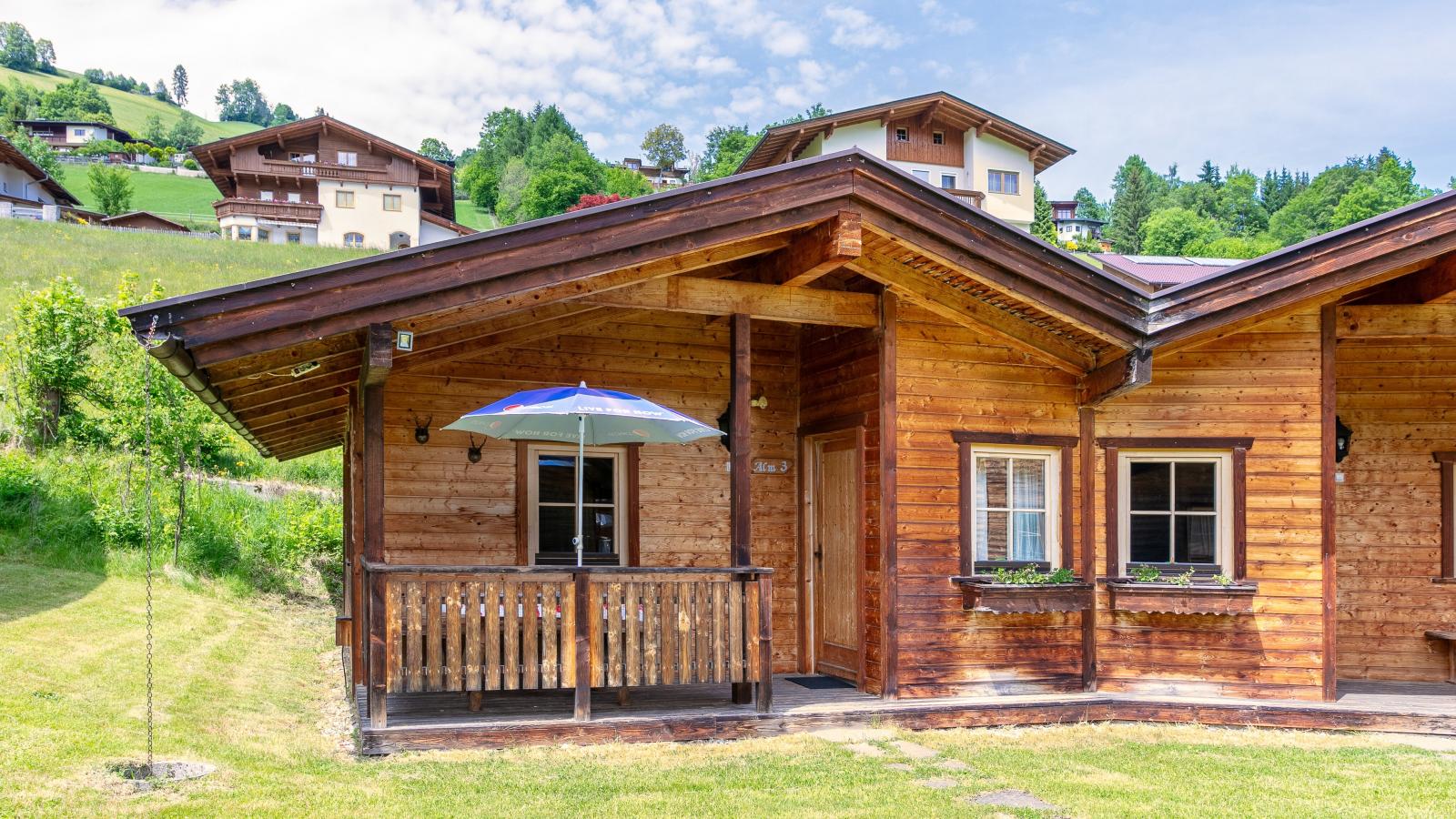 Uriges Chalet 3-Buitenkant zomer