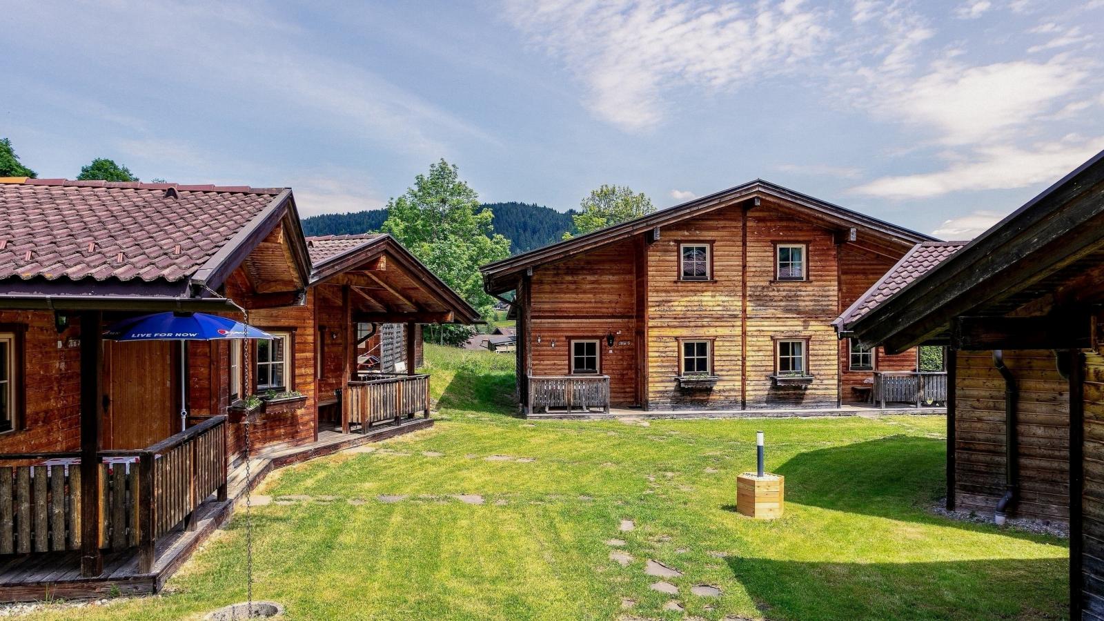 Uriges Chalet 3-Buitenkant zomer