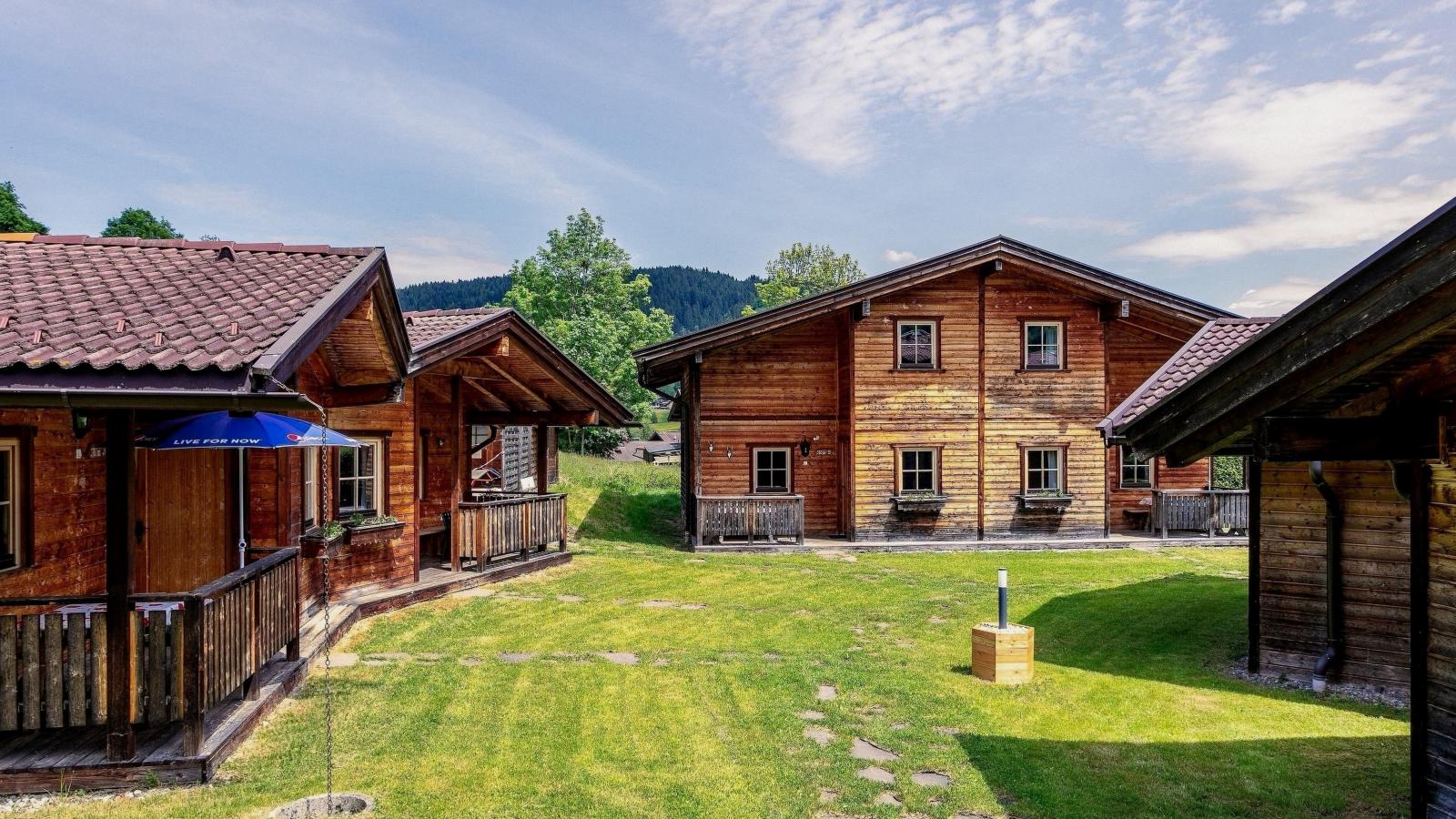 Uriges Chalet 4-Buitenkant zomer
