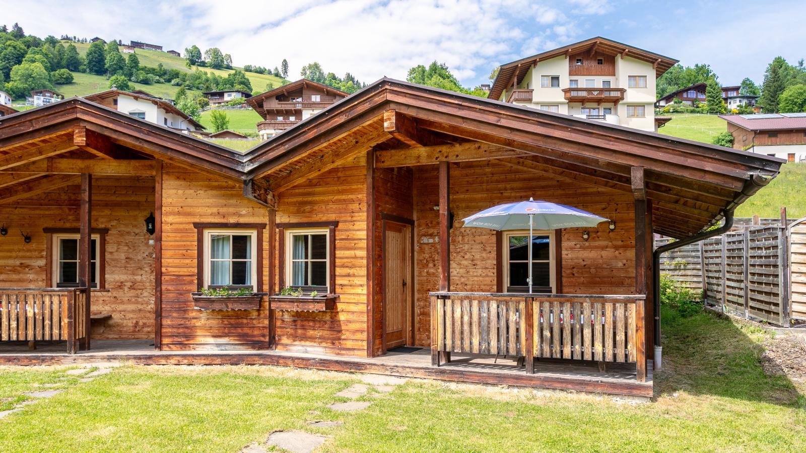 Uriges Chalet 4-Buitenkant zomer